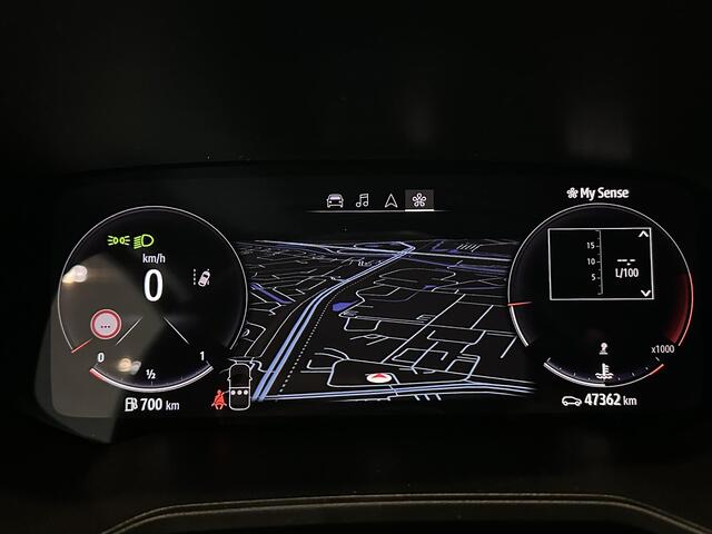 Renault CLIO 1.0 TCe 90 Techno | Navigatie 9,3" | Climate Control | Cruise Control | Draadloze telefoonlader | Lichtmetalen velgen 17" | Parkeersensoren achter en achteruitrijcamera