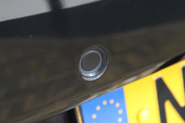 Renault CLIO 0.9 TCe Limited | Incl. 12 maanden garantie | Cruise control | Airco | Bluetooth | Trekhaak | DAB radio | Parkeersensoren | Navigatie | 100% onderhouden |