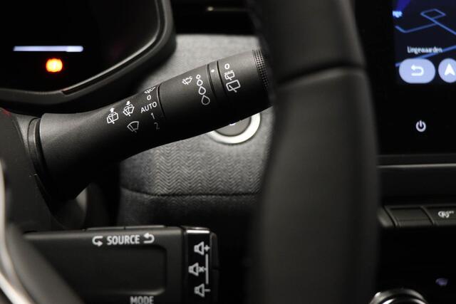 Renault CLIO 1.0 TCe 90 GPF techno | Demo 01-11-25 beschikbaar | NAVIGATION TECHNO PACK | LED | DAB | APPLE | CAMERA