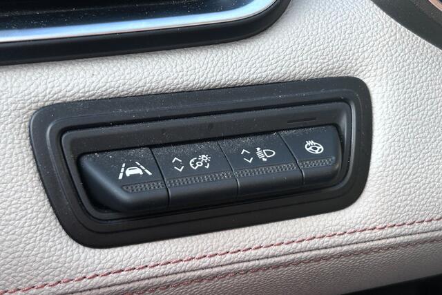 Renault CLIO 1.6 E-Tech Hybrid 140 Initiale Paris LED LEER 360 CAMERA 85807KM!