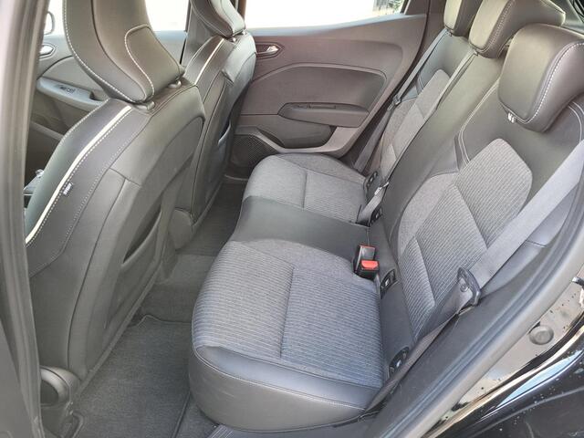 Renault CLIO 1.0 TCe Intens | Parkeerhulp | Navigatie | 17" Lichtmetalen Velgen | Dealer Onderhouden