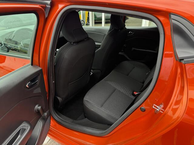 Renault CLIO 1.0 TCe Zen Black Line | NAP | Trekhaak | Dealer onderhouden | DAB | Apple Carplay | Android Auto | Cruise Control | LED | Airco |