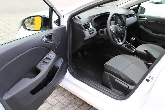 Renault CLIO TCe 90 Evolution | Origineel NL | Parkeersensoren achter |