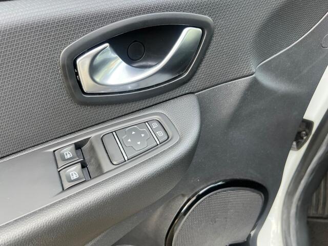 Renault CLIO 0.9 Tce Zen