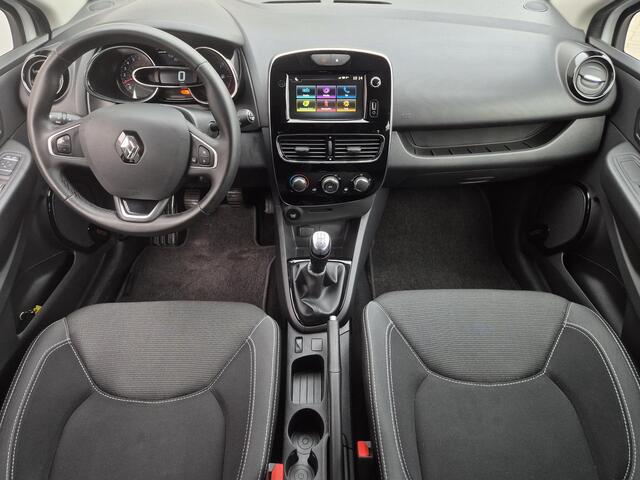 Renault CLIO Estate 0.9 TCe Limited Handgeschakeld / Stoelverwarming / Airco / Cruise control / Apple Carplay Android Auto / Navigatie / Keyless Entry/Start / Elektrische ramen voor en achter /
