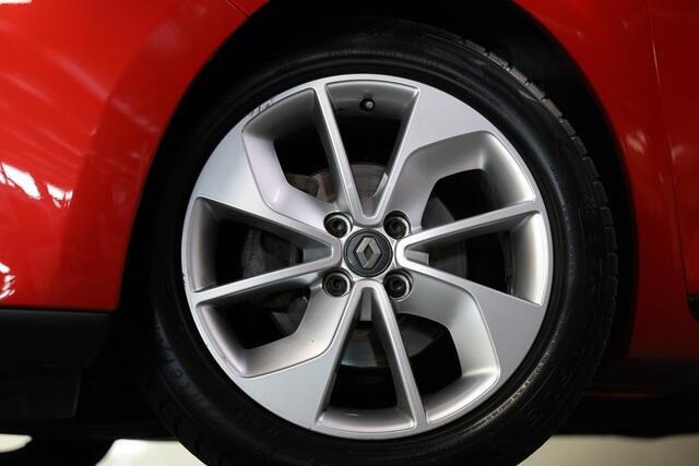 Renault CLIO Estate 1.2 TCe Limited AUT 1eEIGNR! NAV DAB PDC CRUISE ECC '16