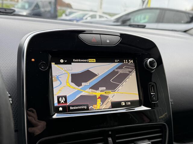 Renault CLIO Estate 0.9 TCe Limited | NAP | Navigatie | DAB | Airco | Cruise Control | Key-less | Parkeersensoren | Lichtmetaal |