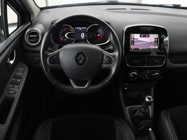 Renault CLIO 1.2 TCe Intens | Trekhaak | Navigatie | Climate control | Full LED | Keyless | Cruise control | Half leder | 17'' | Bluetooth