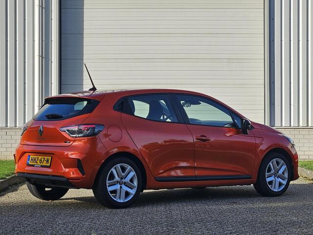 Renault CLIO 1.6 E-Tech Hybrid 145PK Automaat / Apple Carplay & Android Auto / Parkeersensoren / Cruise Control / Airco /