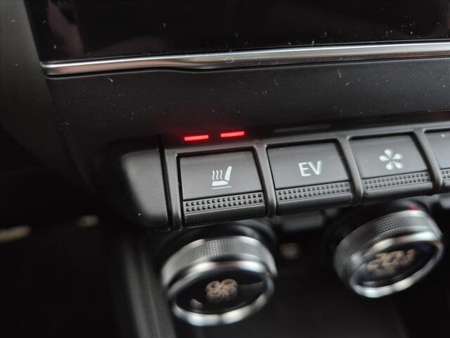 Renault CLIO E-TECH Full Hybrid Esprit Alpine 145 / Automaat / Fabrieksgarantie tot 05-2026 / Dealer onderhouden / Pack Full screen / Stuur-, en Stoel verwarming / Rondomzicht camera / Adaptief CC / Bose Audio Systeem / Keyless Entry/Start /