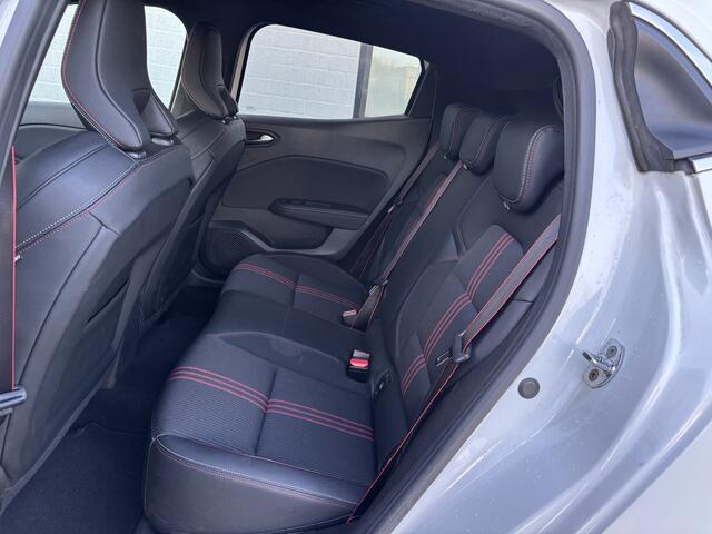 Renault CLIO 1.3 TCe R.S. Line Automaat 5-Deurs 130 PK. Prachtige en een nieuw rijdende auto van de eerste eigenaar !!!