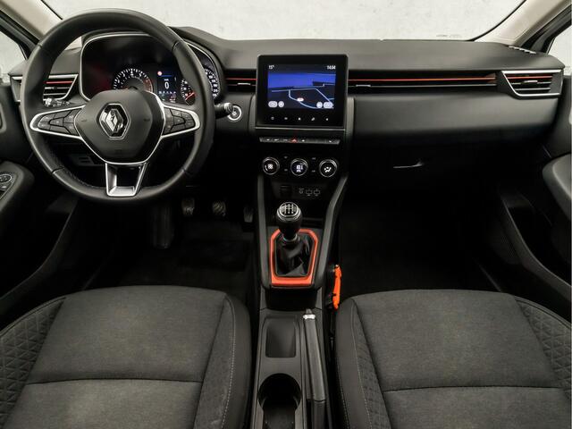 Renault CLIO 1.0 TCe Intens Sport (APPLE CARPLAY, GROOT NAVI, CLIMATE, CAMERA, STOELVERWARMING, KEYLESS, LM VELGEN, SPORTSTOELEN, GETINT GLAS, PARKEERSENSOREN, CRUISE, LED KOPLAMPEN, NIEUWSTAAT)