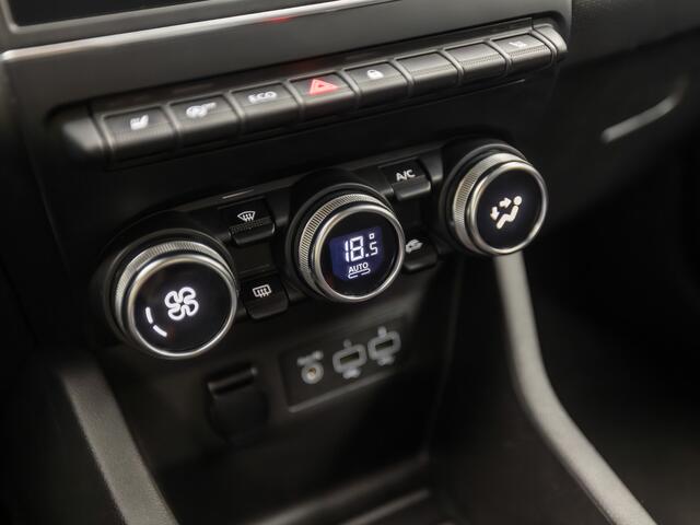 Renault CLIO 1.0 TCe Intens Sport (APPLE CARPLAY, GROOT NAVI, CLIMATE, CAMERA, STOELVERWARMING, KEYLESS, LM VELGEN, SPORTSTOELEN, GETINT GLAS, PARKEERSENSOREN, CRUISE, LED KOPLAMPEN, NIEUWSTAAT)