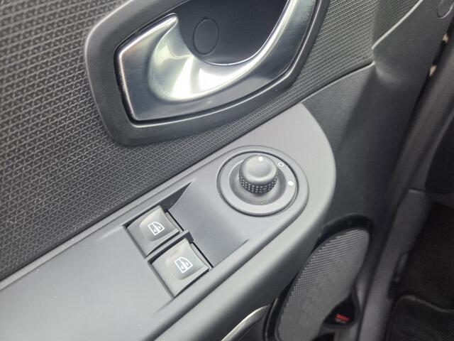 Renault CLIO 0.9 TCe Night&Day