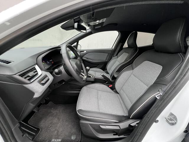 Renault CLIO 1.0 TCe 90 Techno / Fabrieksgarantie tot 3-2027 / Navigatie / Stuur- en stoelverwarming / Achteruitrijcamera / Apple Carplay Android / 16" LM wielen /