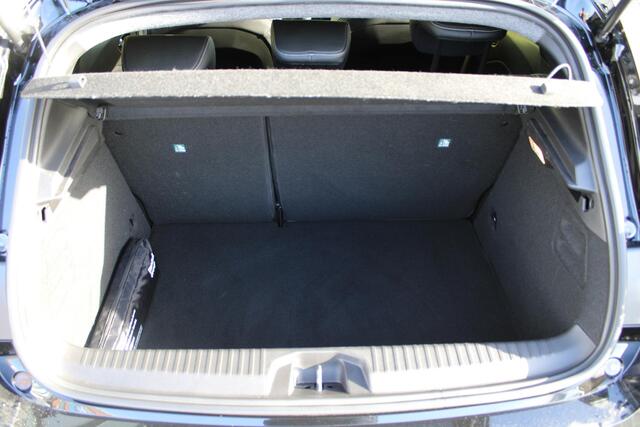 Renault CLIO 1.6 E-Tech Full Hybrid 145 techno / PACK CITY PREMIUM / PACK NAVIGATION TECHNO / PACK DRIVING & SAFETY