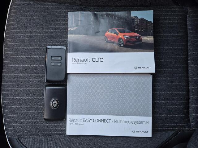 Renault CLIO 1.0 TCe Intens Handgeschakeld / Allseason banden / Pack winter / Pack Easy Link / Apple Carplay Android Auto / Stuur-, en Stoel verwarming / Cruise control / Navigatie / Keyless Entry/Start / Draadloze telefoon lader /