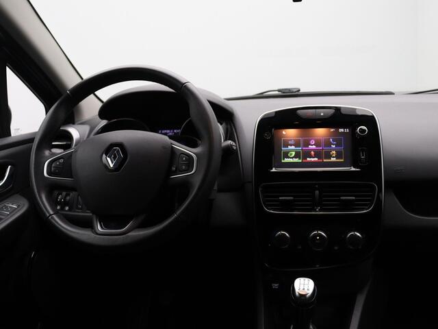 Renault CLIO 90pk TCe Limited | Cruise control | Parkeersensoren achter | LED dagrijverlichting | Navigatie | Lichtmetalen velgen |