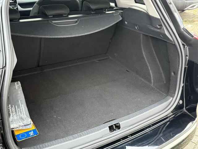 Renault CLIO Estate 0.9 TCe Limited | Parkeerhulp | Navigatie | Dealer Onderhouden