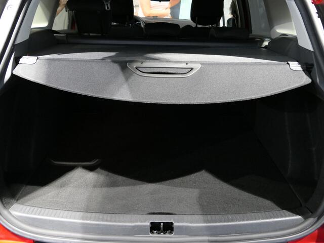 Renault CLIO Estate 0.9 TCe Limited *Dealer onderhouden!* - Sensor achter, navi, airco