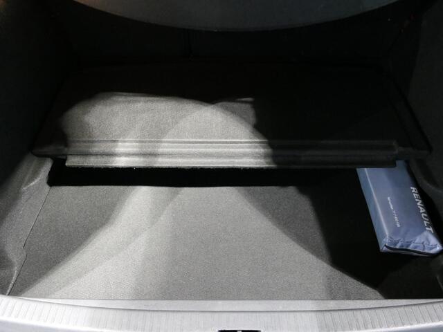 Renault CLIO Estate 0.9 TCe Limited *Dealer onderhouden!* - Sensor achter, navi, airco