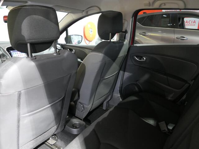 Renault CLIO Estate 0.9 TCe Limited *Dealer onderhouden!* - Sensor achter, navi, airco