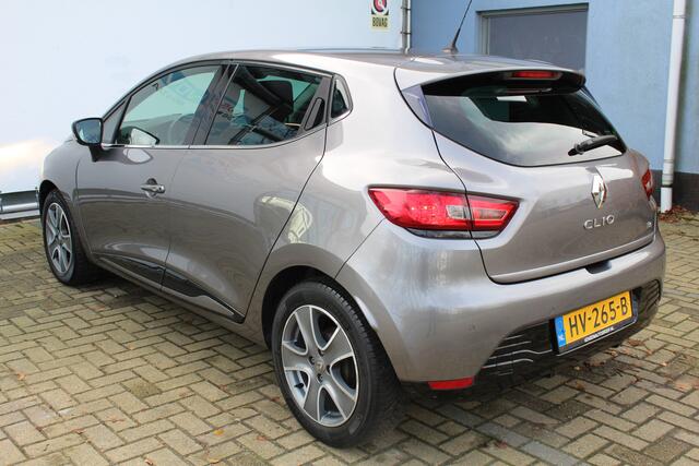 Renault CLIO 0.9 TCe ECO Night&Day | 5 Deurs | Parkeersensoren Achter | Cruise controle | Navigatie | Airco | 16 Inch LMV | Bluetooth | Getinte ramen | Centrale deurvergrendeling met zender | Origineel NL Auto | NAP |