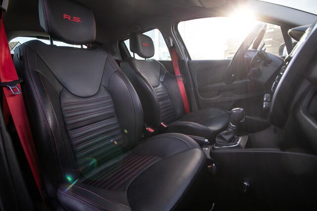 Renault CLIO 1.6 Turbo R.S. Trophy Clima | Akrapovic | Cam | PDC V+A | BOSE | Cruise