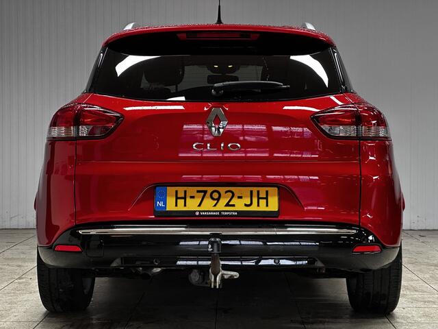 Renault CLIO Estate 0.9 TCe Limited/ 16'' LMV/ Apple + Android/ Trekhaak/ DAB+/ Keyless/ Navi/ Airco/ Cruise/ Elek. pakket/ Isofix/ Bluetooth/ Armsteun/ Multi. LEDER. Stuur/ Mistl./ PDC/ Chroom/ Extra getint glas.