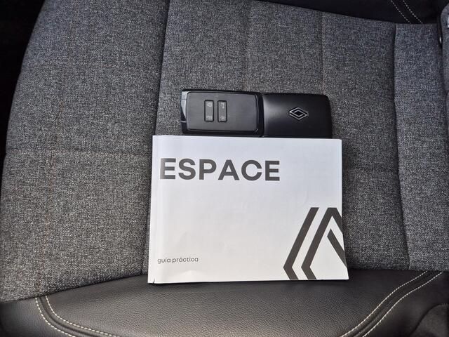 Renault ESPACE E-Tech Full Hybrid 200 techno 7p. / 7 persoons / Elektrische achterklep / Rondomzicht camera / Navigatie / Apple Carplay Android Auto / Lichtmetalen wielen 19" / Adaptief cruise control /