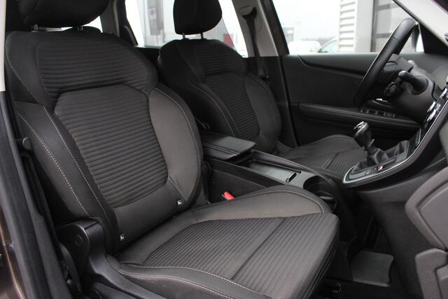 Renault GRAND SCENIC 1.2 TCe Zen / 7 Persoons / Carplay / Trekhaak / Keyless
