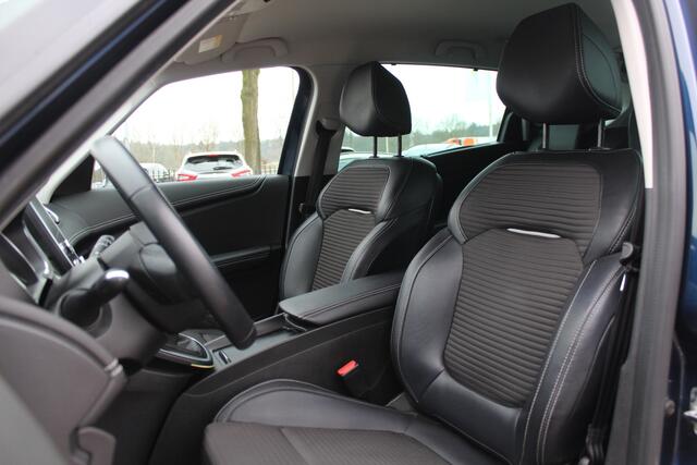 Renault GRAND SCENIC 1.2 TCe Intens / Trekhaak / Camera / Navigatie / 20'' / Half leder / Keyless / Dodehoek / Cruise Control