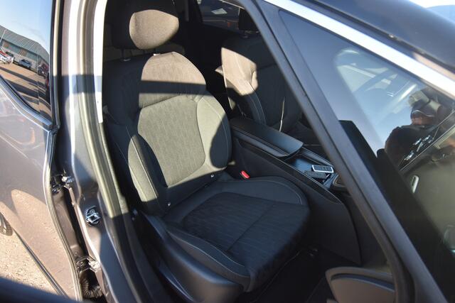 Renault GRAND SCENIC 1.3 TCe Limited 7p. , CLIMATRONIC , NAVI , CR CONTR , PDC V+A , LMV20 ,