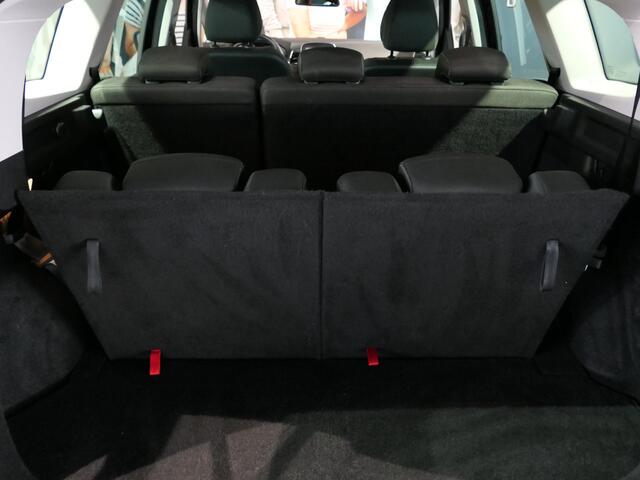 Renault GRAND SCENIC 1.3 TCe Equilibre 7p. *AUTOMAAT* - Trekhaak, camera, allseasons, sensor v+a