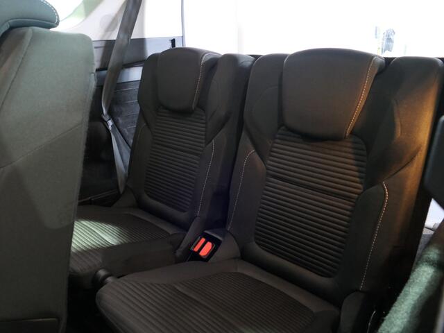 Renault GRAND SCENIC 1.3 TCe Equilibre 7p. *AUTOMAAT* - Trekhaak, camera, allseasons, sensor v+a