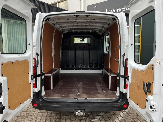 Renault MASTER 2.3 dCi 135 T28 L1H1 Comfort | Navigatie | Trekhaak | Parkeersensoren