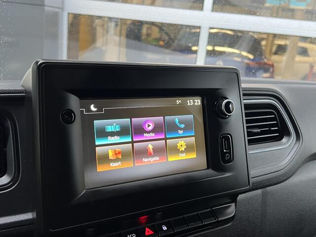 Renault MASTER T33 2.3 dCi 135 L2H2 Comfort | Trekhaak | Navigatie | DAB | Parkeersensoren |