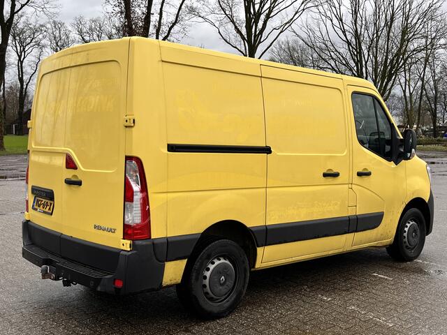 Renault MASTER T28 2.3 dCi 135 L1H1 Airco Cruise controle Trekhaak 2500kg trekgewicht Achteruitrijcamera Schuifdeur 3-Persoons Euro 6 Navigatiesysteem Telefoonverbinding 1e eigenaar