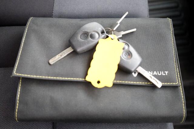 Renault MASTER T35 2.3 dCi E6 165pk Kipper dubbel lucht Trekhaak 3500kg 02-2017