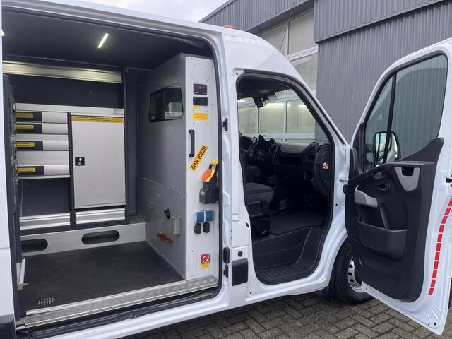 Renault MASTER T35 2.3 dCi L2H2 146PK Euro 6 Airco Cruise controle Kastinrichting Omvormer Standkachel Camera Telefoonverbinding Werkplaatsinrichting 1e Eigenaar Bpm vrij Ideaal voor camper!!