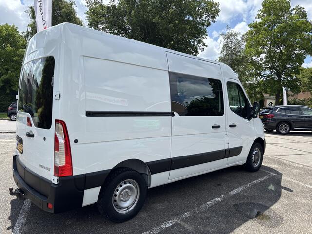 Renault MASTER T35 2.3 dCi L2H3 Ideale auto voor ombouw naar camper / kampeerauto met ruiten in de achter- en zijdeuren