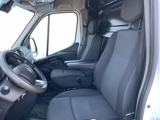 Renault MASTER T35 2.3 dCi 135 L2H2 Airco Cruise Navi Side Bar Camera Euro 6