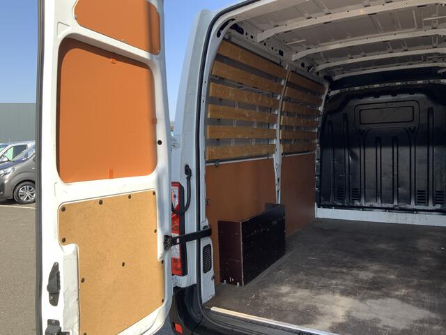 Renault MASTER T35 2.3 dCi 135 L2H2 Airco Cruise Navi Side Bar Camera Euro 6