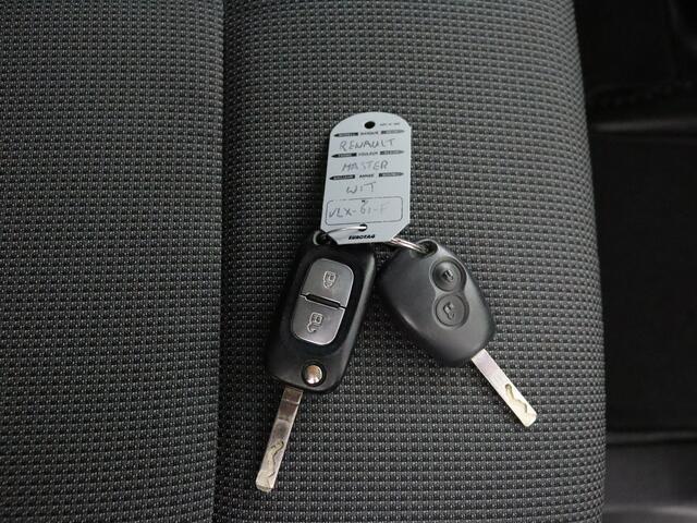 Renault MASTER 2.3DCi 150PK L3H2 Special Edition | Navigatie | Camera | 3-Persoons | Betimmering