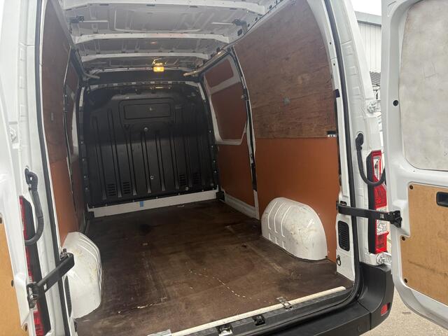 Renault MASTER T33 2.3 dCi L2H2