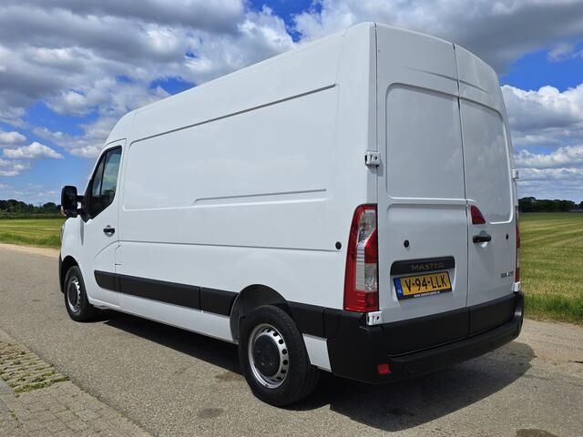 Renault MASTER T33 2.3 dCi 135 L2 H2 Comfort - 135 Pk - Euro 6 - Navi - Airco - Cruise Control