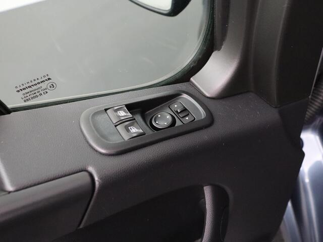 Renault MASTER 2.3DCi 145PK L3H2 Dubbellucht | Imperiaal | 3500Kg Trekhaak | Navigatie | Camera | 3-Persoons