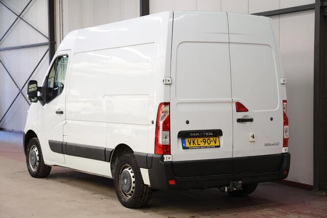 Renault MASTER T35 2.3 dCi L1H2 AIRCO EN TREKHAAK