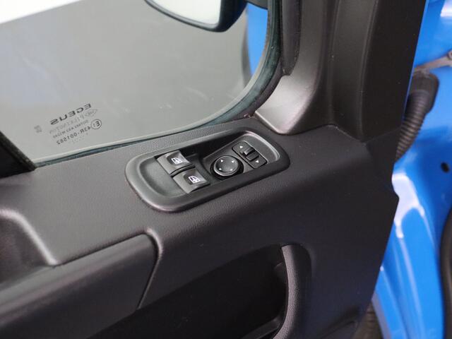 Renault MASTER 2.3DCI 136PK L3H2 | Kastinrichting | Imperiaal | Navigatie | Camera | Airco | Cruise | 3-Persoons