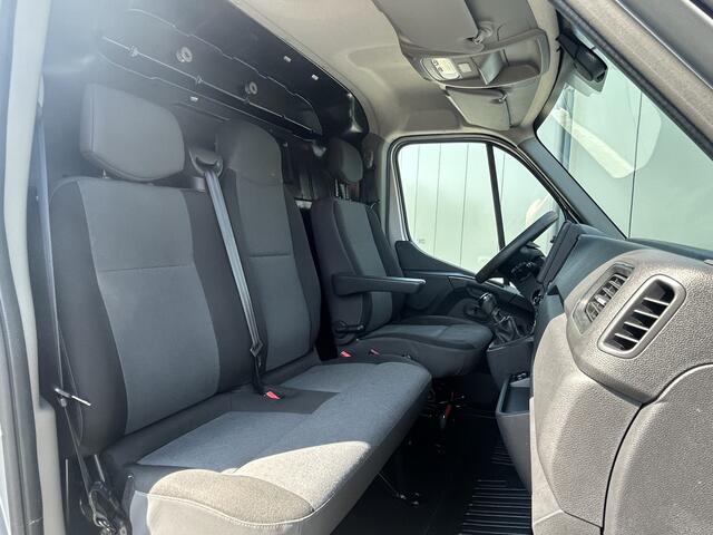 Renault MASTER T35 2.3 dCi 145 PK / L4H3 / MAXI WB 433 / DUBBEL LUCHT / INRICHTING / 3-ZITS / TREKHAAK / CAMERA / 3000 KG AHG /